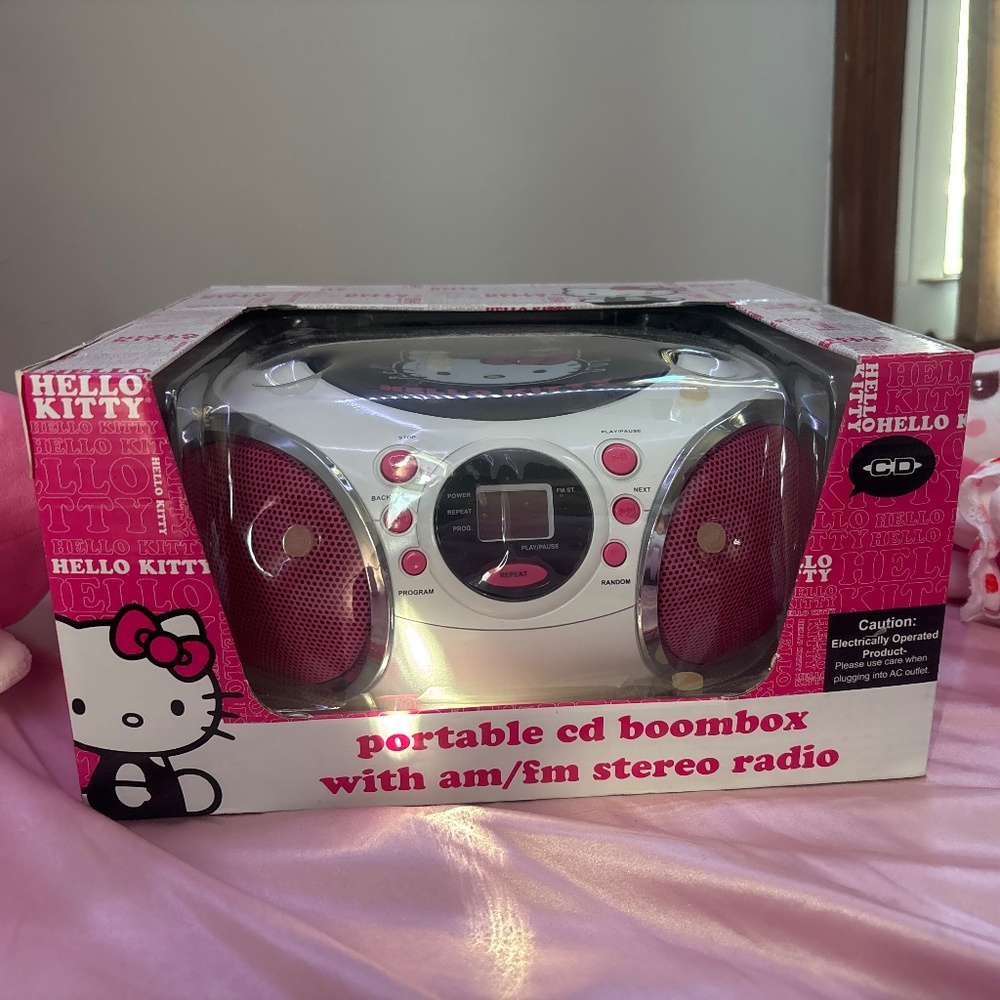 Portable cd boombox with am/fm stereo radio